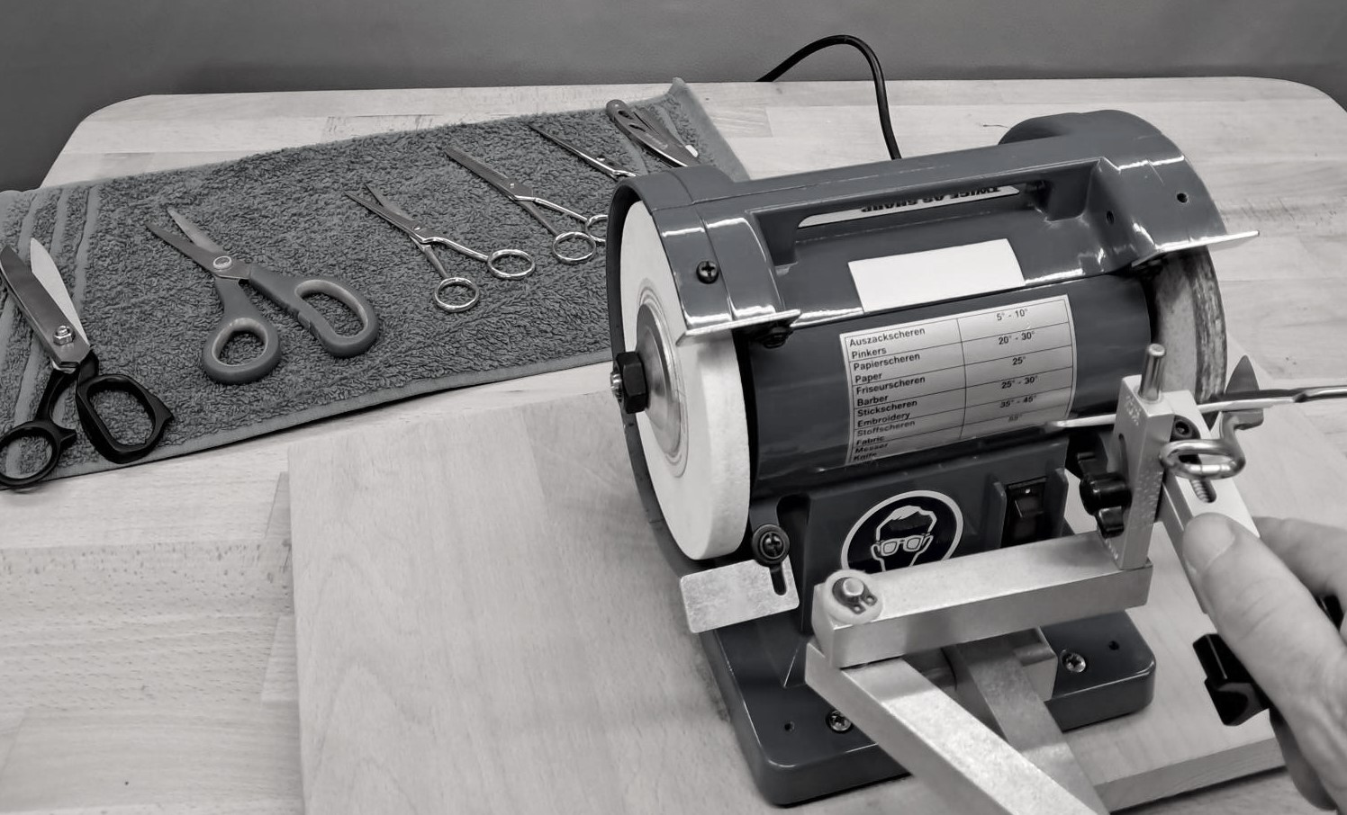 Scheren und auch Friseurscheren können von uns geschliffen werden